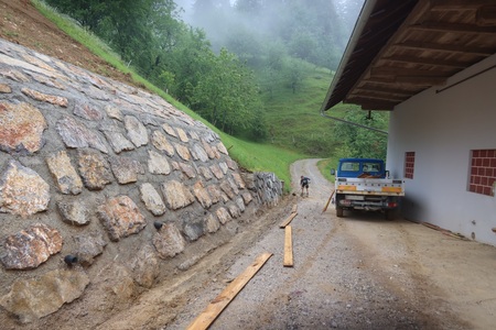 Sanacija plazu Črni Vrh 15, 16 (2)